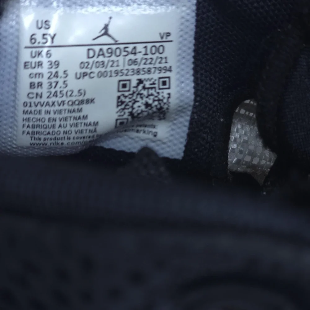 Jordan Air Jordan 36 Shoes Youth 6.5Y White Black Basketball Sneakers DA9054-100
